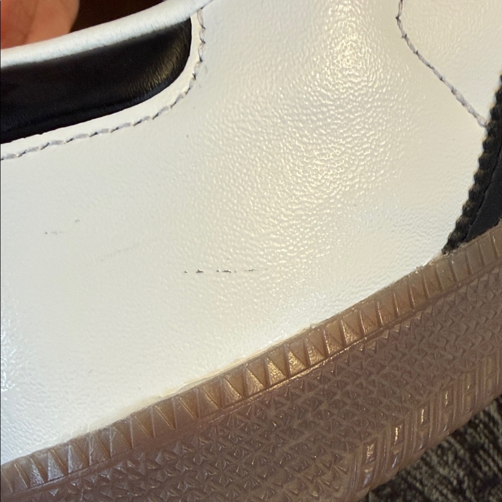 adidas Samba White and Black Sneakers - Unisex sizing (8 m/9 w) check note! - Picture 6 of 8